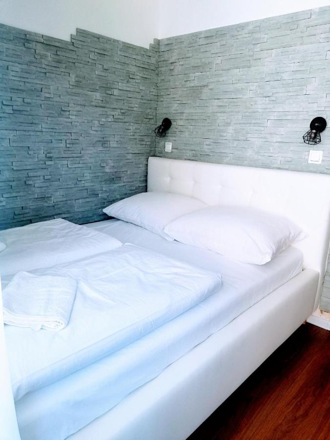 D.w. Julia Homestay
